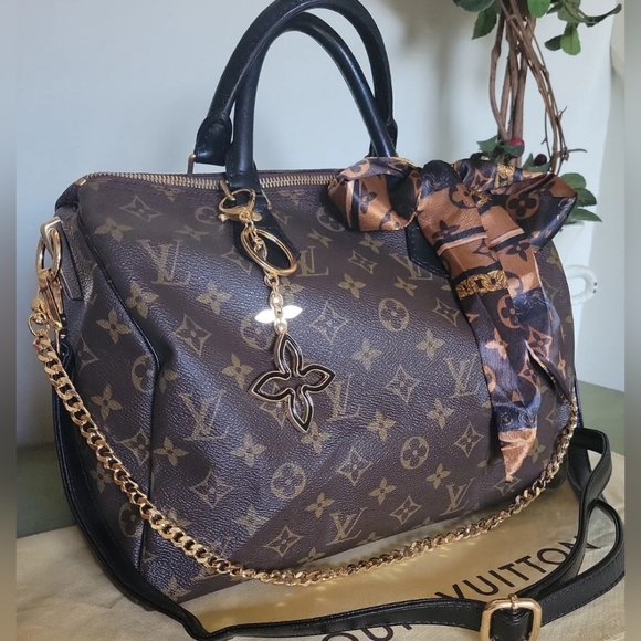 Louis Vuitton Handbags - AUTHENTIC Louis Vuitton SPEEDY 30